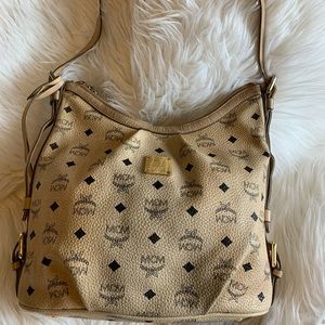 MCM Cream Visetos Hobo Type